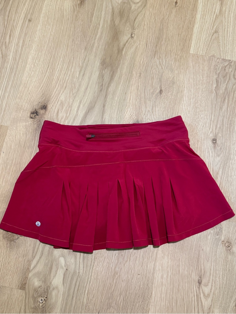 Lululemon Raspberry Pleated Tennis Skirt Back Zip Pocket Size 8
